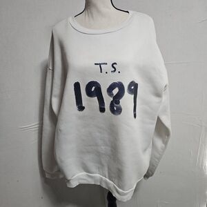 T.S. 1989 -  / Taylor Crewneck sweatshirt /‎ 1989 Album/ Merch Oversized White
